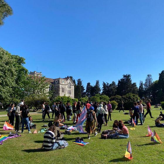 Türkiye'de hak ihlalleri: Barışçıl protesto hakkı ve 9. Boğaziçi Onur Yürüyüşü