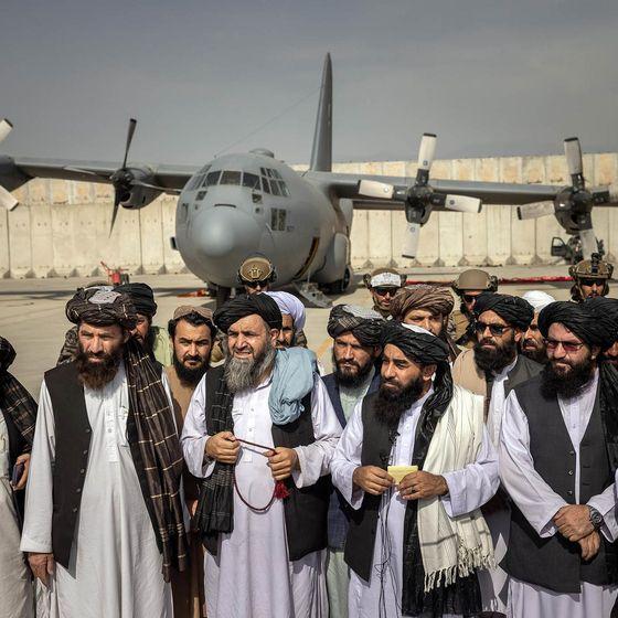 Taliban'ın 1'inci yılı: Söylemleri tutmayan eylemler ve krizler