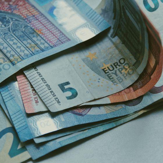 Avro/dolar eşitlendi, şimdi ne olacak? 
