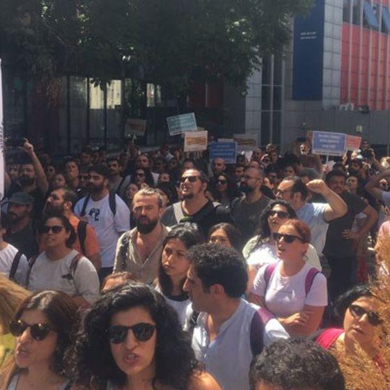 🔔 Polis Ankara'da toplanan öğretmenlere biber gazıyla müdahale etti