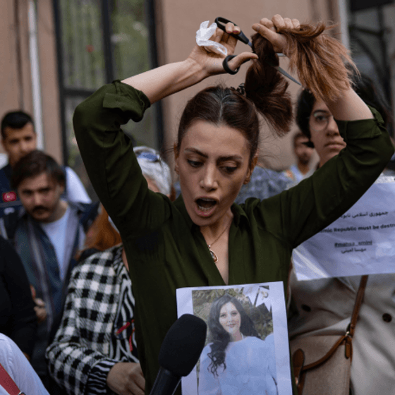 🔔​ İran'da protestoların sembolü olan şarkının yazarı gözaltında