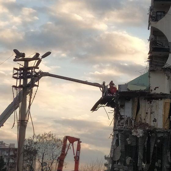 Neden her şey için bu kadar çabalamak zorundayız?
