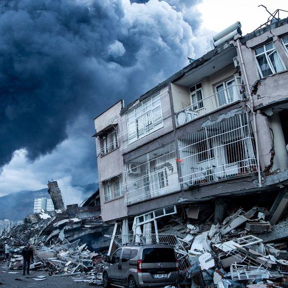 Zincirin son, suçlamanın ilk halkası: Müteahhitler #Adana