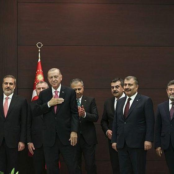 Yeni Kabine açıklandı: Kim, kimdir?