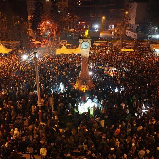 Depremin birinci yılı: Anma törenleri ve protestolar