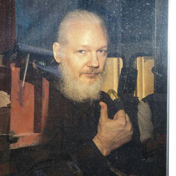 Julian Assange’ın ABD’ye iadesi karara bağlanacak