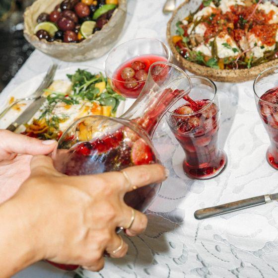 Yumuşacık poğaça tarifi ve eşlikçisi reyhan şerbeti