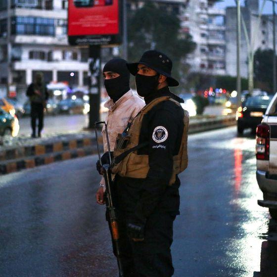 Suriye’deki Lazkiyeliler anlatıyor: ‘Evleri basıp Alevileri vuruyorlar, korku içindeyiz’