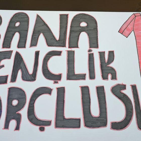 ‘Geleceğimizi çaldınız’: Türkiye’nin gençleri baskı ve yoksulluğa karşı neden ayaklanıyor?