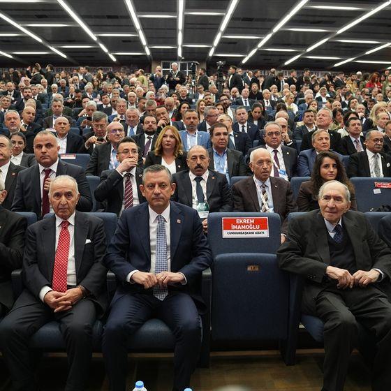 CHP'nin 21. Olağanüstü Kurultayı: Özgür Özel yeniden genel başkan, anahtar listesi firesiz seçildi