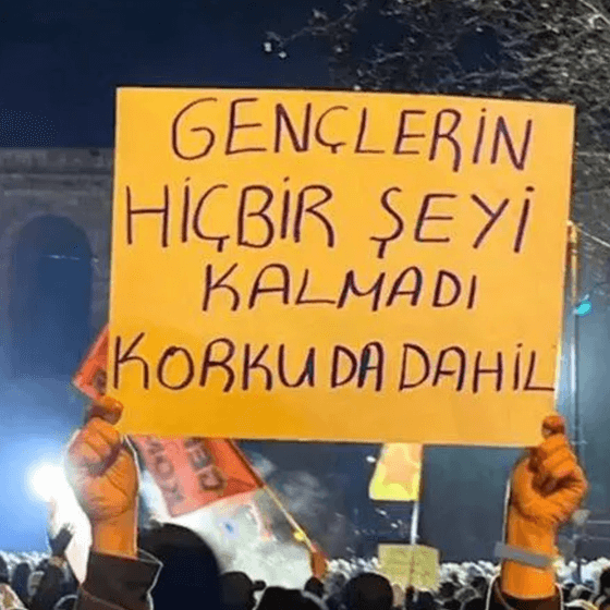 Geleceği beklerken: Liseliler neden isyan ediyor?