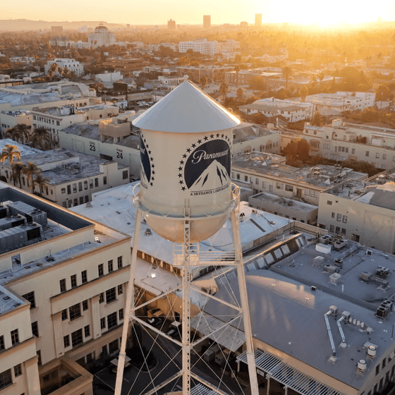 Paramount'un Warner Bros'u satın almasına 12 eyaletten fren girişimi