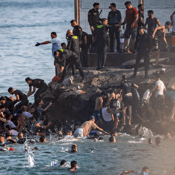 Ceuta’da iki günde on binlerce kişi sınırı geçti: En az 57 kişi hayatını kaybetti