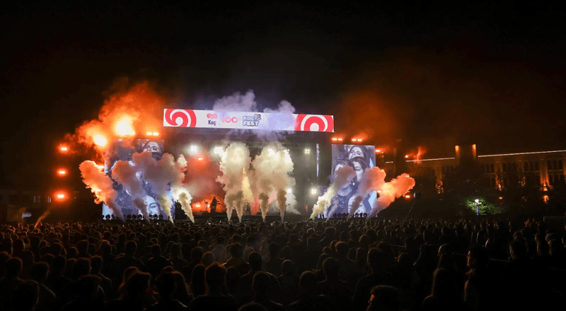 Sahneler farklı, konserler aynı: Büyük rock grupları neden şarkı listelerini değiştirmiyor?