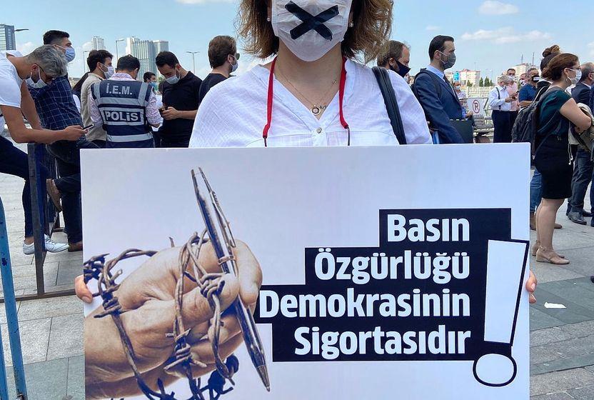 RTÜK'ten haber sitelerine 72 saat süre