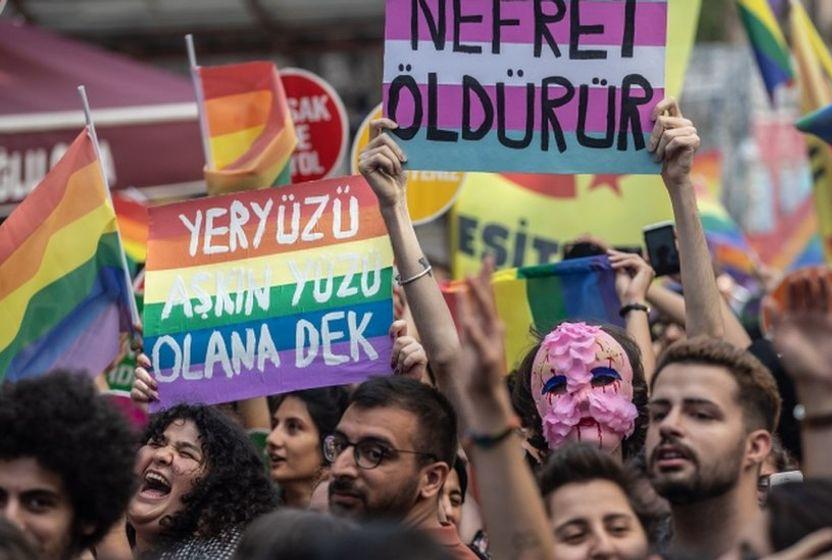 Evlilik eşitliği: Aile birliği kadın ve erkekle mi sağlanır?