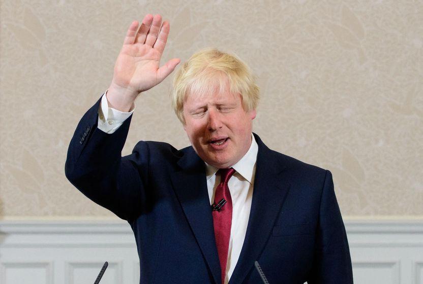 boris-johnson-istifa-etti