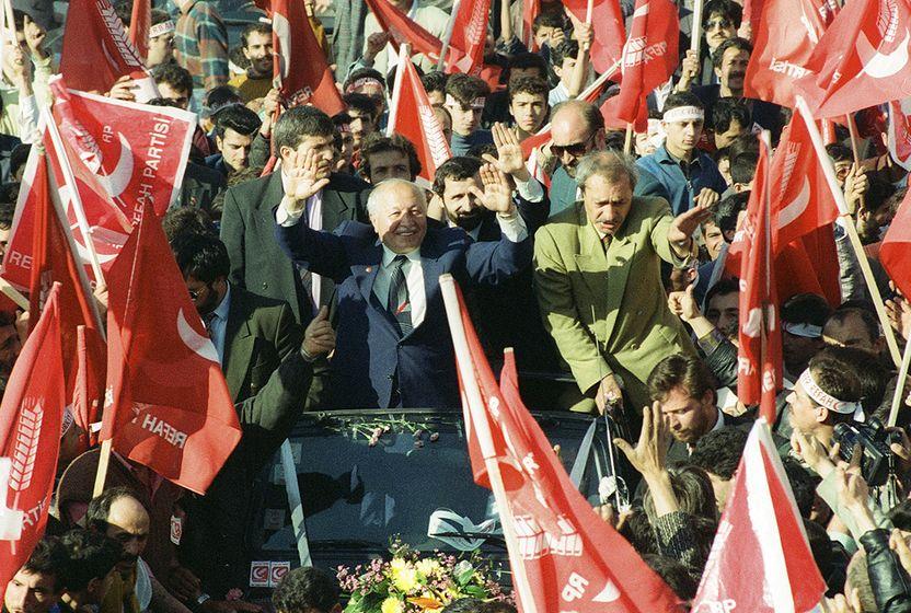 gelenegi-koruyarak-modernlesmeden-hakim-ideolojiye-muhafazakarlik