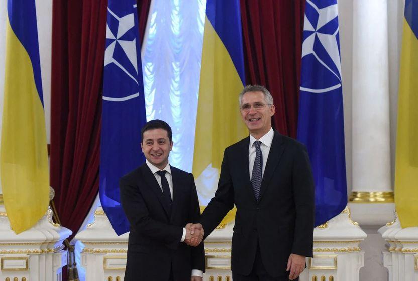 🛎 Zelenski: Ukrayna, NATO üyeliğine resmî başvuruda bulunuyor