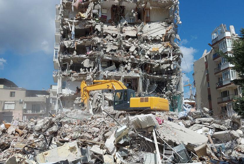 Deprem Sonrası Afet Bölgesinde
Atık Yönetiminin Yürütülmesi