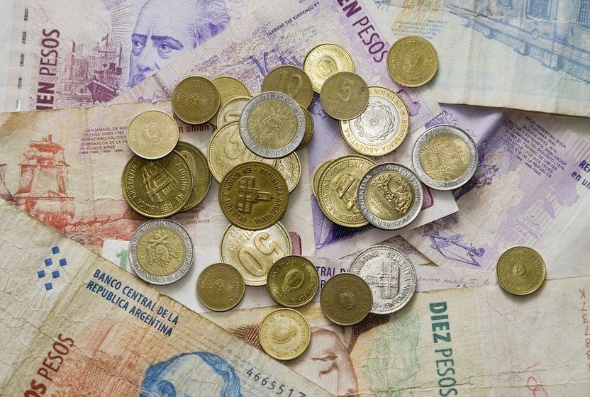 Milei'nin 'şok terapisi': Arjantin pesosu devalüe ediliyor