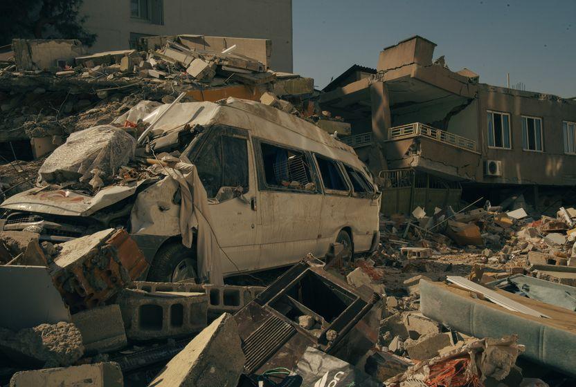 Deprem sonrasında ekonomi: “Yeniden inşa” tartışmaları