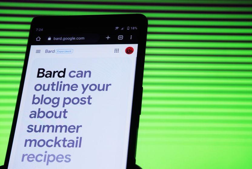 Google çalışanları, şirketin sohbet robotu Bard'ın "patolojik yalancı" olduğunu düşünüyor
