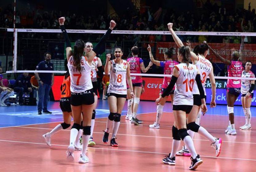 eczacibasi-dynavit-finalde-1