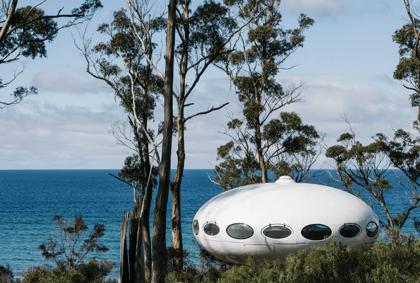 bir-garip-ufo-evi-futuro