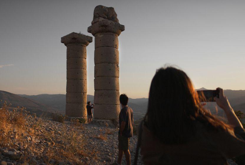 kuru-otlar-ustune-politik-olmak-mi-neden-ki