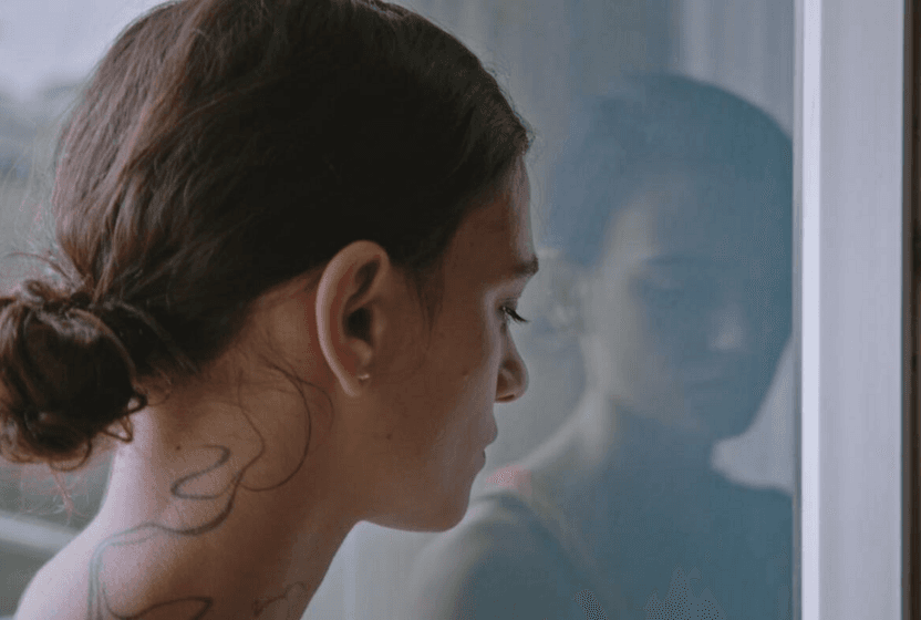 Aynı İpte Asılı: Tanıdık hislerle dolu bir gençlik filmi