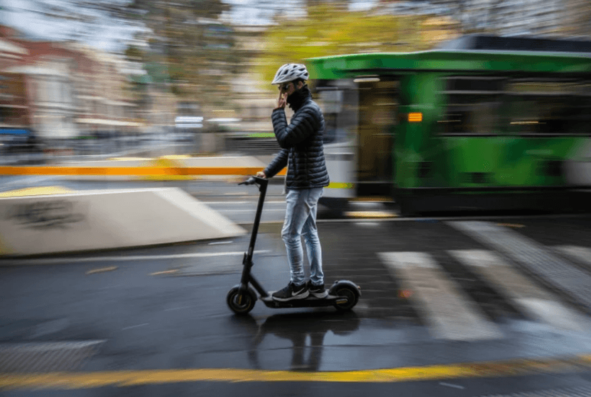 Melbourne elektrikli scooter'ları yasakladı: Güvenlik için tek çare bu mu?