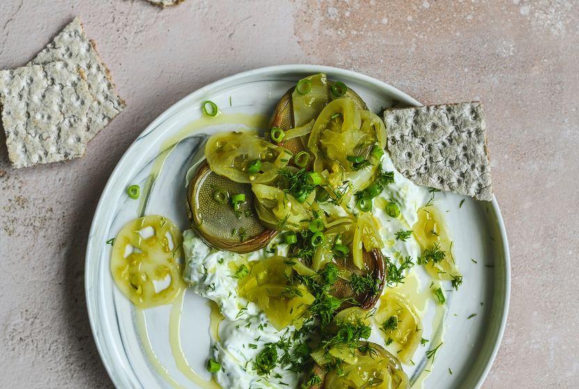 eksiyle-uyanan-yesil-domatesli-enginar