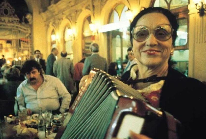 mekanlardan-insanlara-beyoglu-pasajlari-cicek-pasaji-ve-avrupa