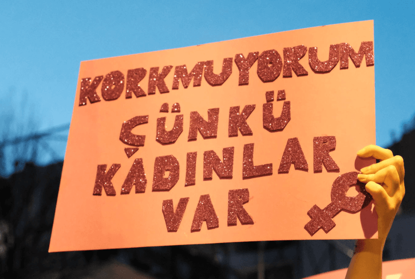 artik-utanc-yer-degistirmeli-kadinlar-konusmaya-baslayinca-ne