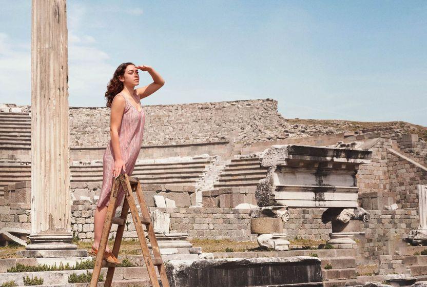 zeus-gorse-gurur-duyardi-bergamalilar-tiyatro-festivaline-nasil