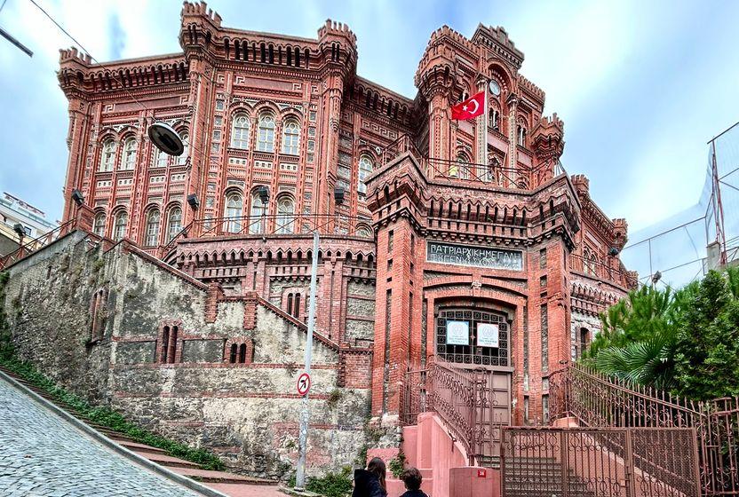 fener-rum-okulunun-varligi-neden-onemli