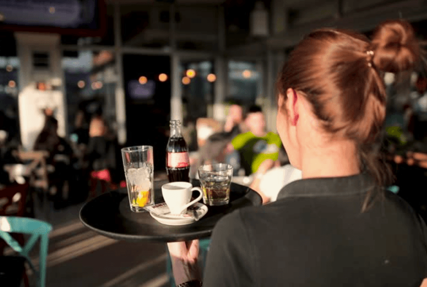 okumak-icin-calisan-gencler-anlatiyor-tam-zamanli-calisan-yari