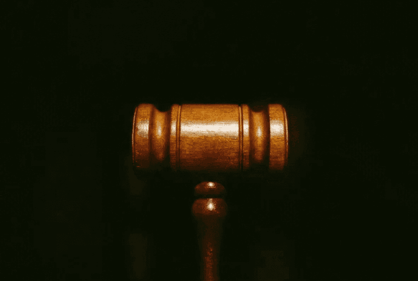 yargi-kiskacinda-demokrasi-hukuk-siyasi-bir-araca-donusurse