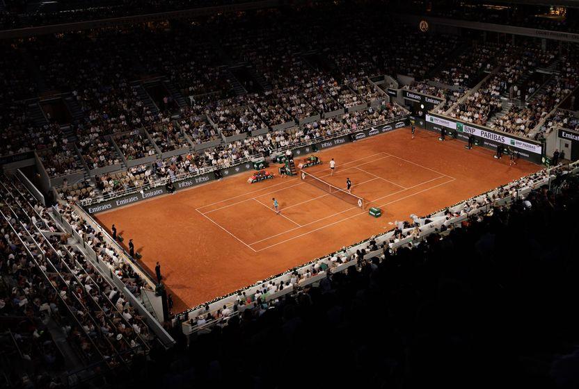 fransa-acik-basladi-gozler-kortta-kulaklar-protestolarda