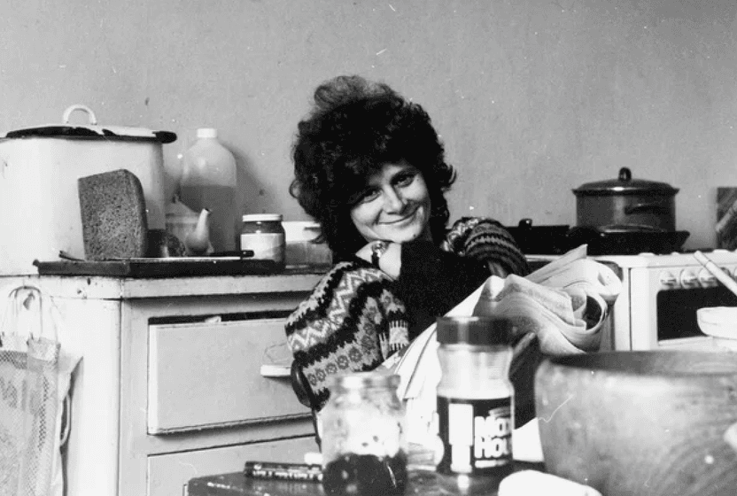 lynne-segal-ile-bakim-emegi-uzerine-hepimiz-hayatimiz-boyunca