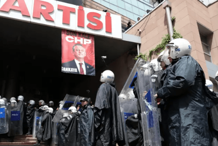 chpde-isten-cikarma-ozgur-ozelin-otobusunde-oldugum-icin-isten