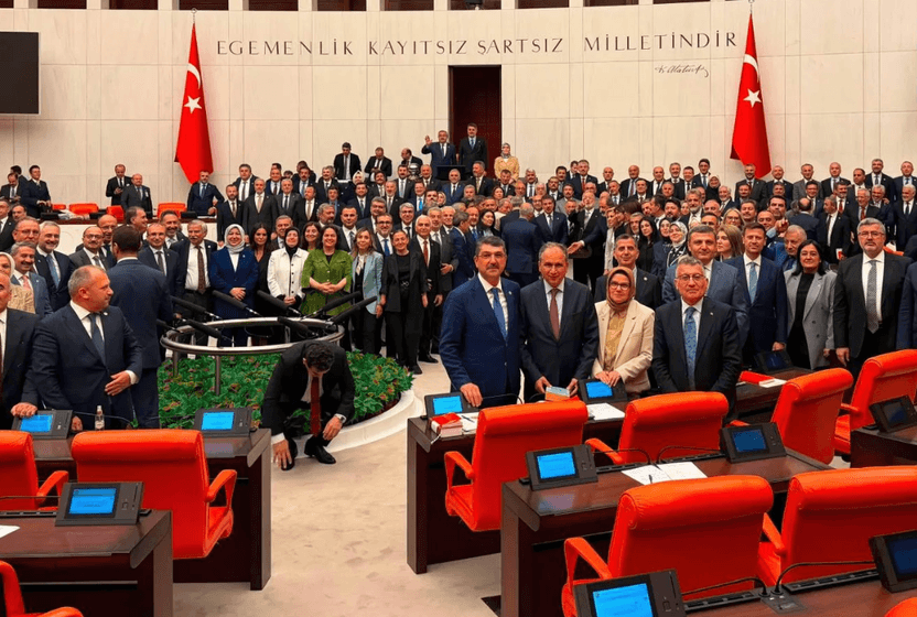 Siyasetin sonbahar gündemi yeniden anayasa ve 'çerçeve'