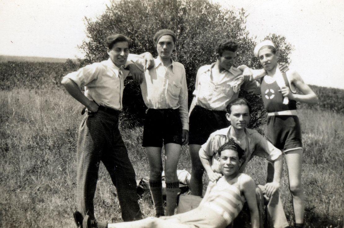 https://www.centropa.org/sites/default/files/photo/orig/trisa001.tif_.jpg