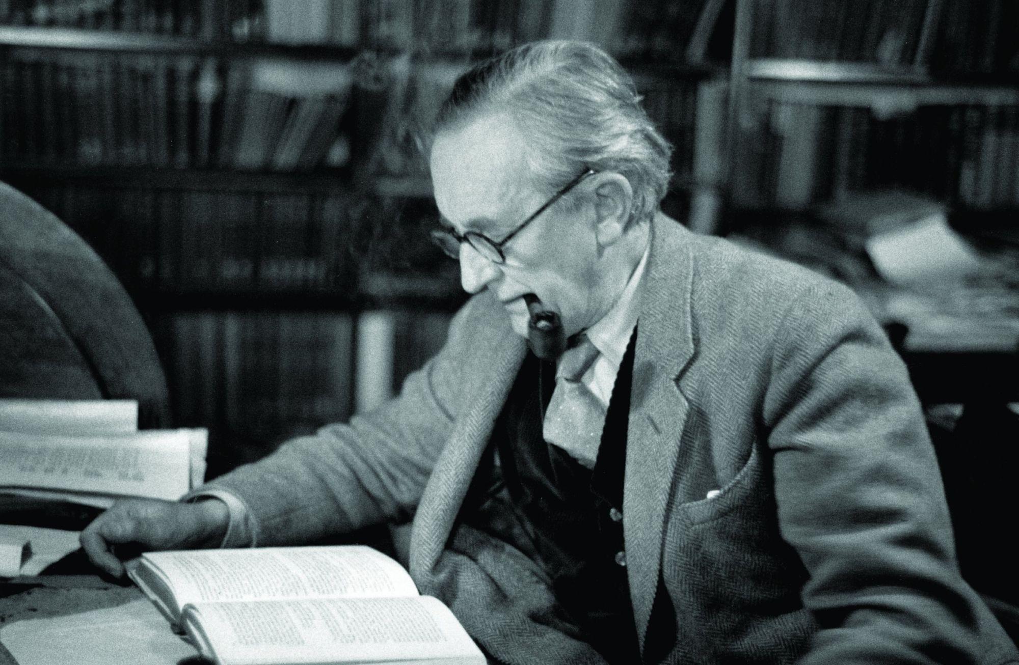 Tolkien: Bir dünya kuran yazar