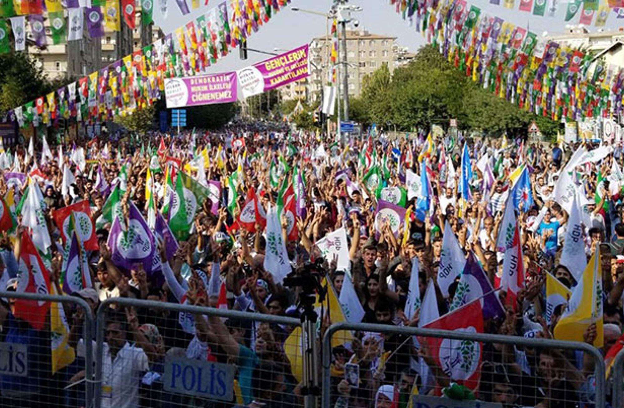 Parti kapatmaları ve HDP