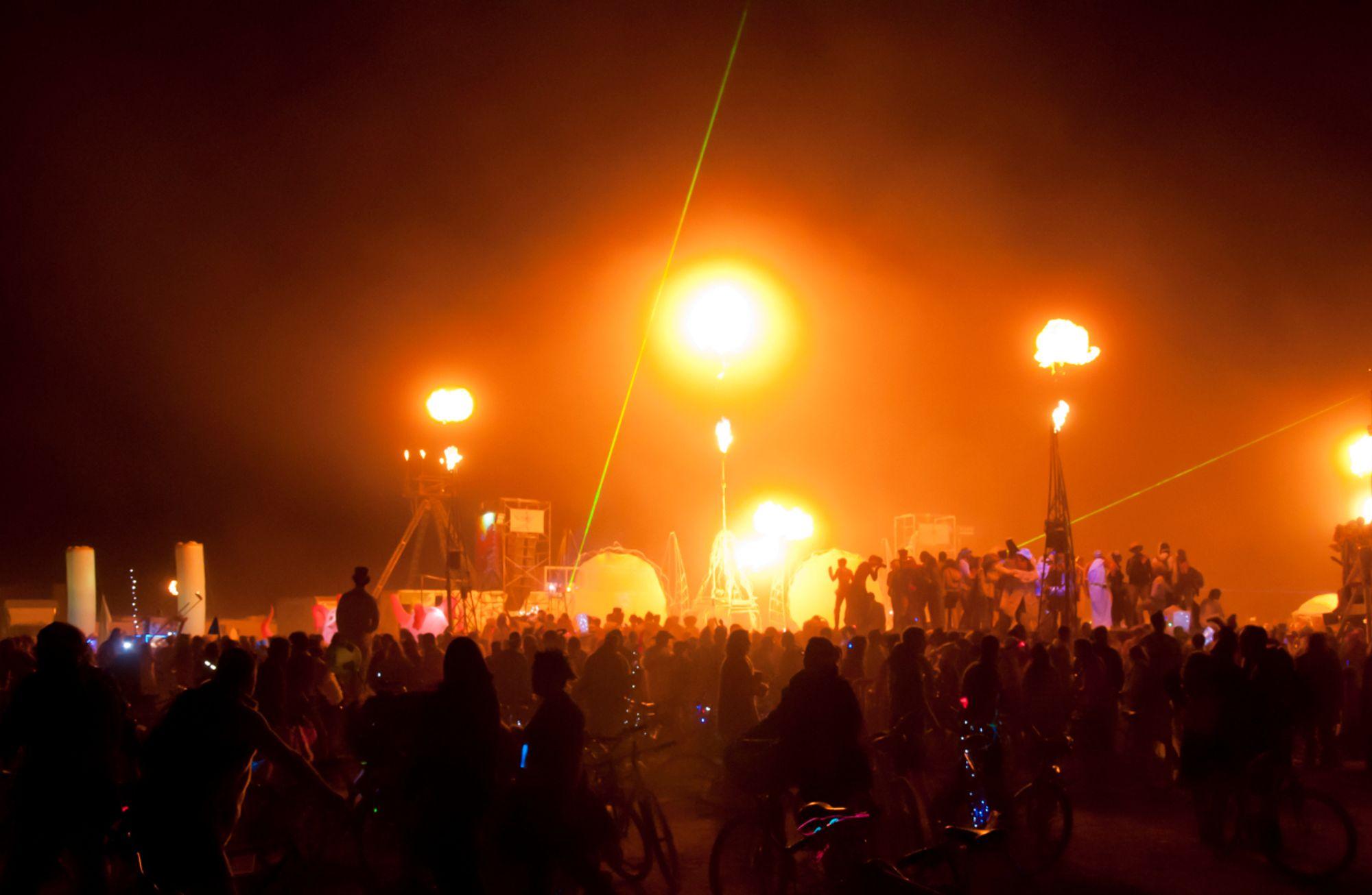 Çok boyutlu yanan adam simülasyonu: Burning Man