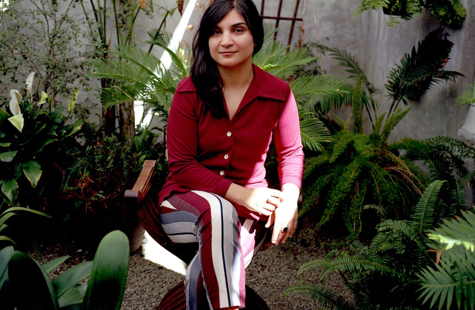 Tek seslilikten çoğulculuğa: Sarah Davachi