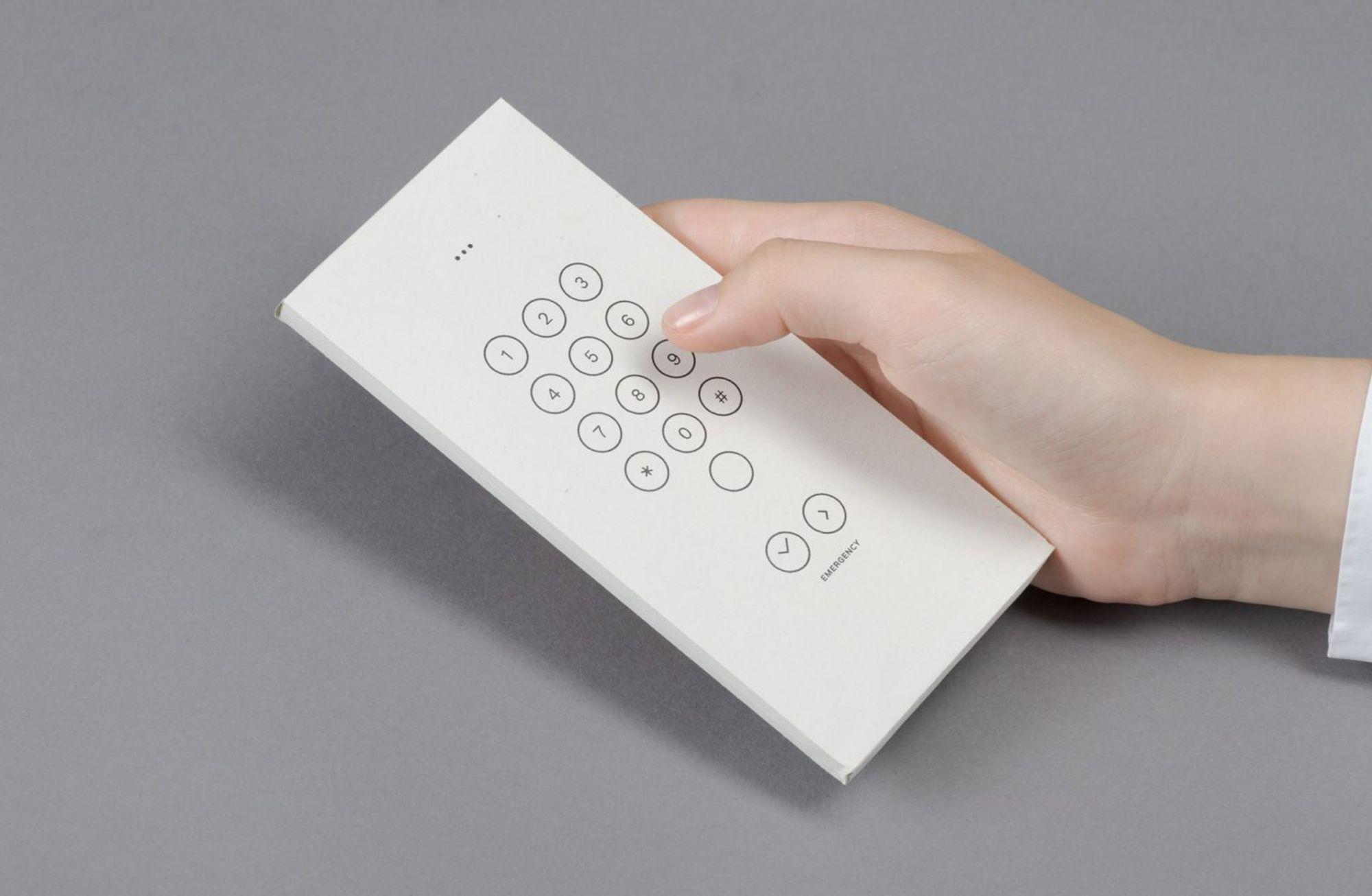 Zarf formunda kağıt kılıflar akıllı telefonları analog cihazlara dönüştürüyor