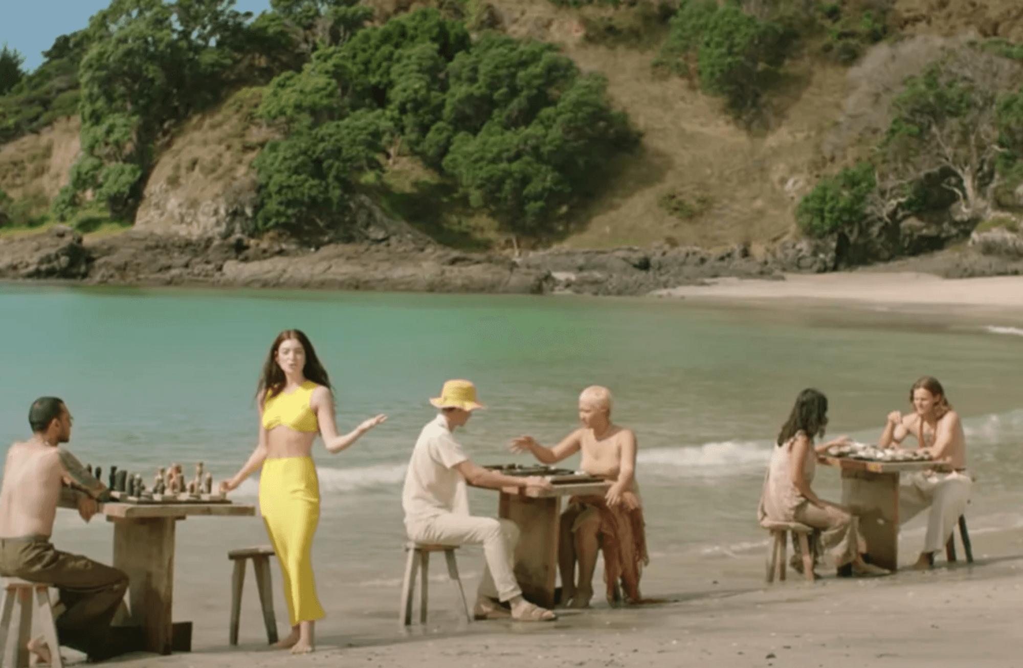 Lorde, Solar Power ve Emailler